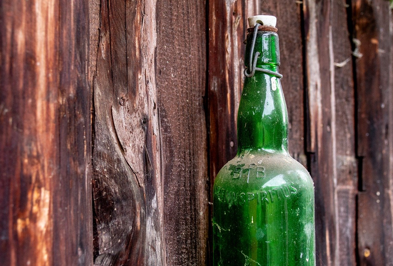 Reuse Glass Bottles for DIY Nautical Decor